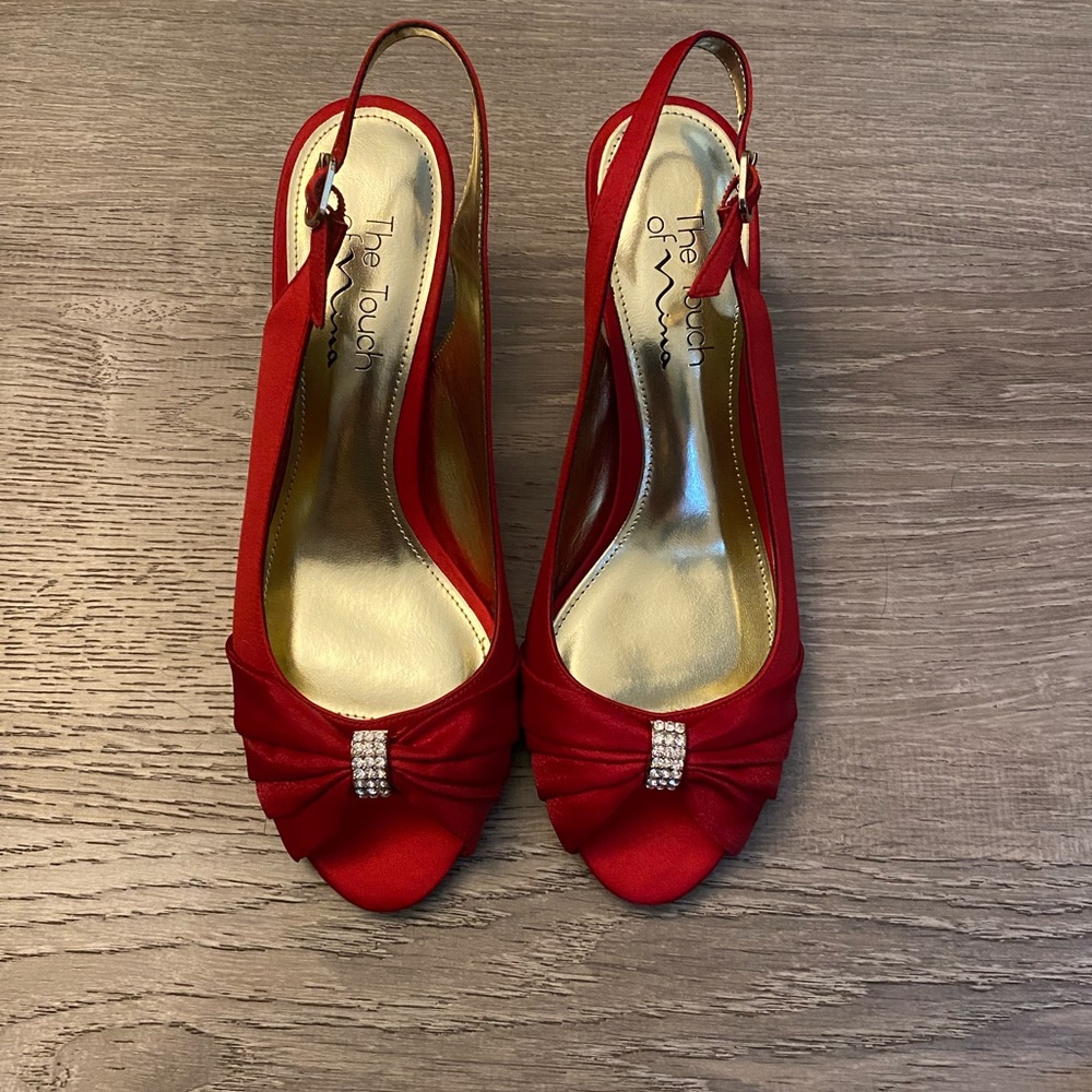 8.5 red heels